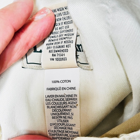 L.L. Bean Men's Chinos, Natural Fit, Hidden Comfort, Pleated Waist 35 - Picture 7 of 7